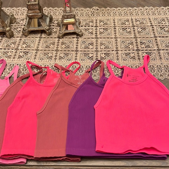 COPY - 🌺Free people happiness run crop top - Picture 5 of 17